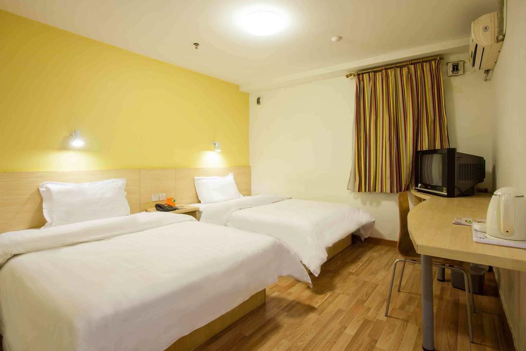 7Days Inn Guangzhou Gangding Longkou XI Road גואנגג'ואו חדר תמונה