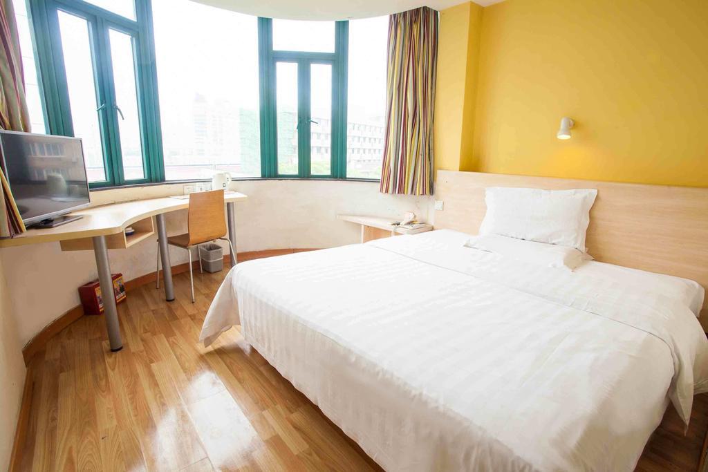 7Days Inn Guangzhou Gangding Longkou XI Road גואנגג'ואו חדר תמונה
